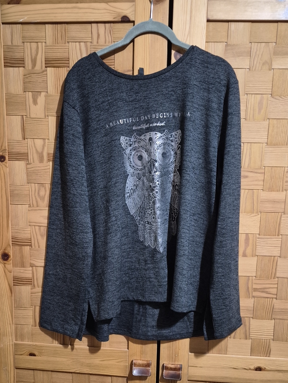 Women's Charcoal Gray Crewneck Sweater with Silver Owl Graphic